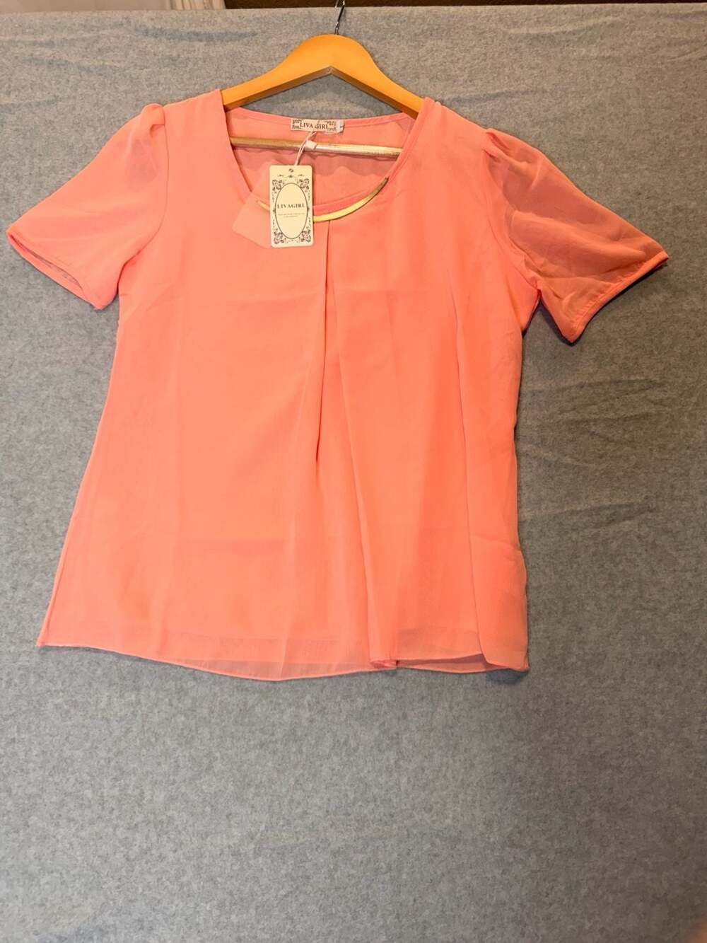 NWT LIVAGIRL Coral Chiffon Blouse with Metal Neck Detail Size 6